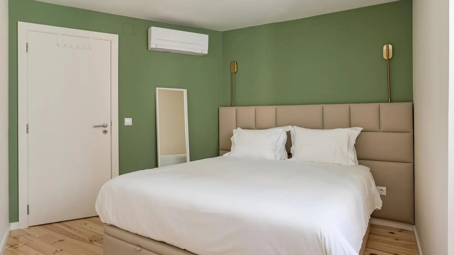 Joivy Flats Next To Rossio Square And Main Lisbon Attractions Apartment
