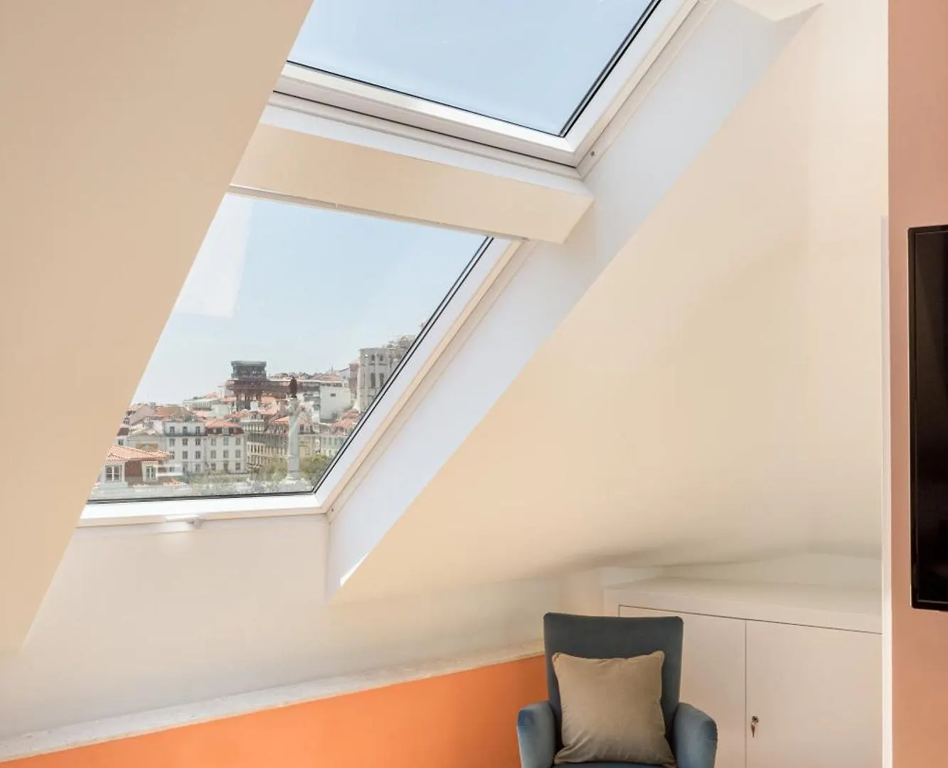 Joivy Flats Next To Rossio Square And Main Lisbon Attractions Apartment