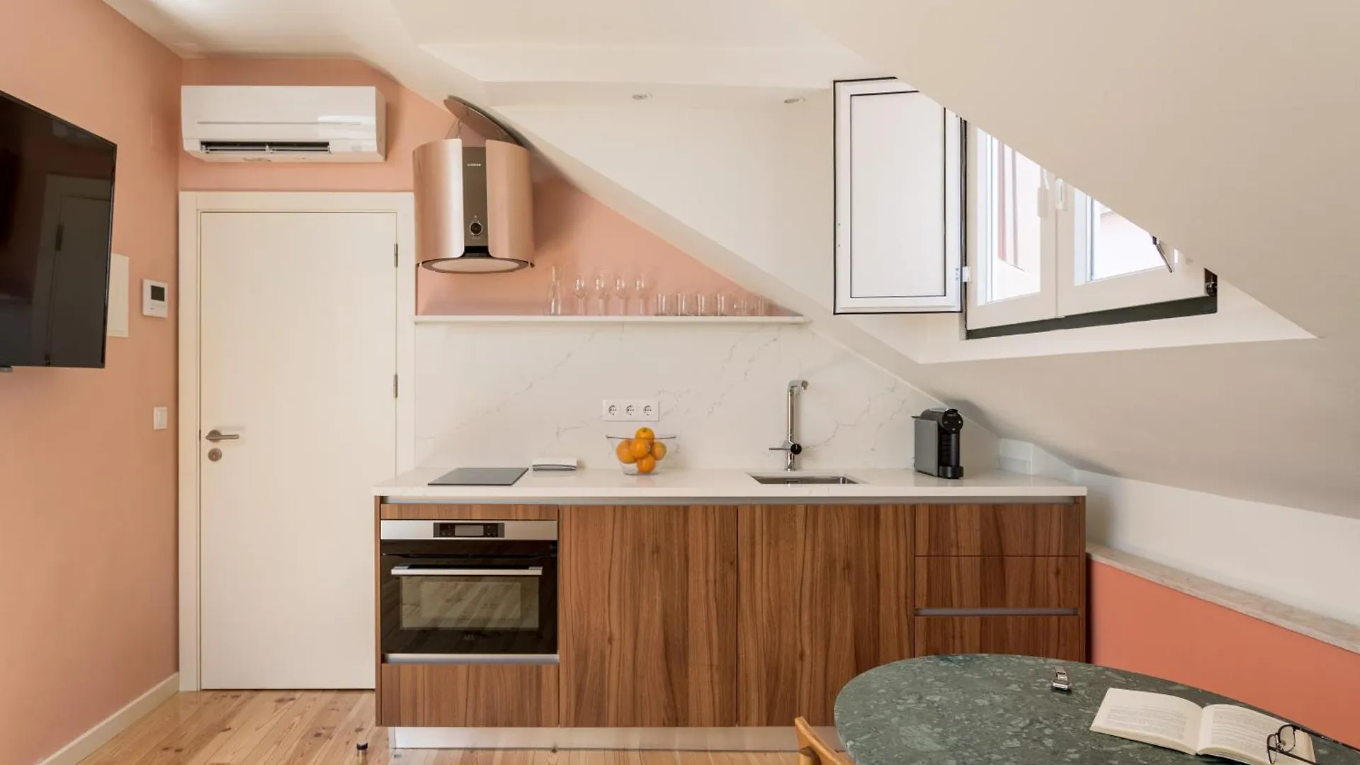 Joivy Flats Next To Rossio Square And Main Lisbon Attractions Apartment